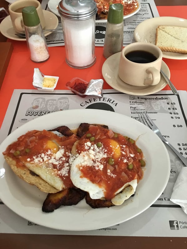 Huevos motuleños at Cafeteria Pop, Mérida, Yucatán, Mexico
