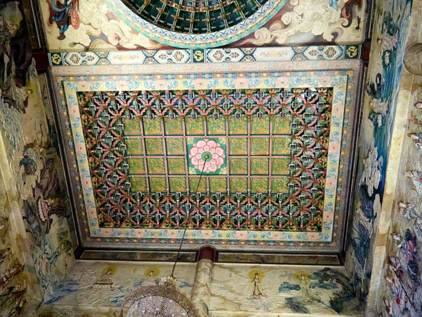 Temple details, interior architecture, Kek Lok Si Temple, Penang, Malaysia