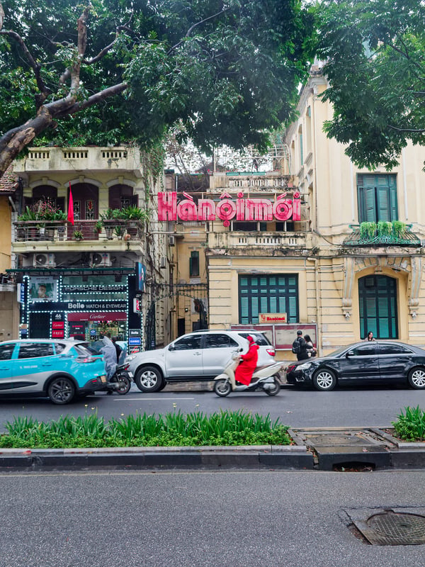 Across the street views around Hoàn Kiếm Lake, Ha Noi, Vietnam