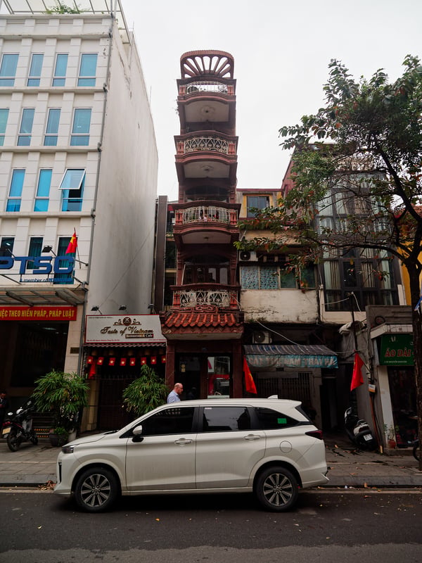 Street views walking around Ha Noi, Vietnam