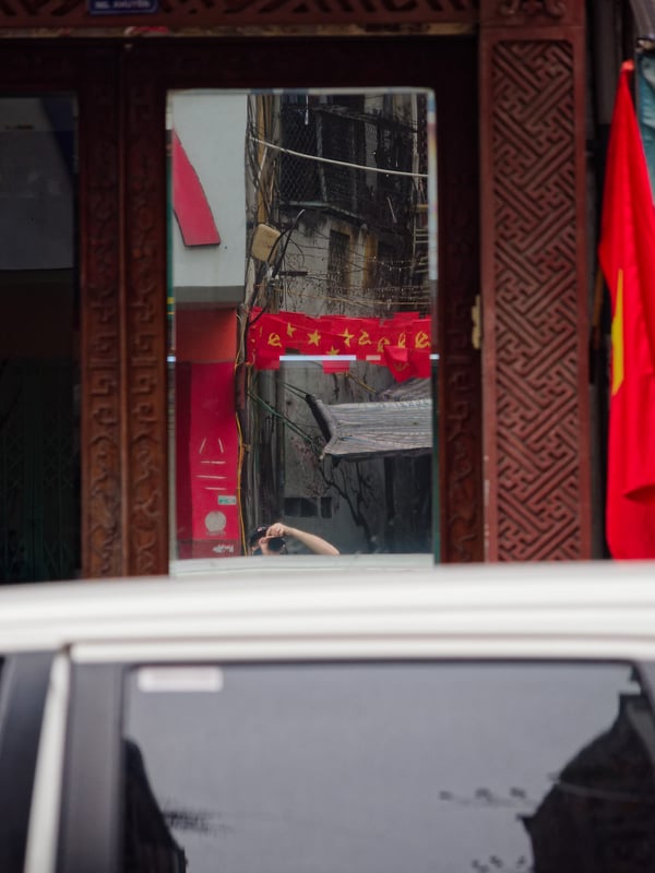 Mirror shot: street views walking around Ha Noi, Vietnam
