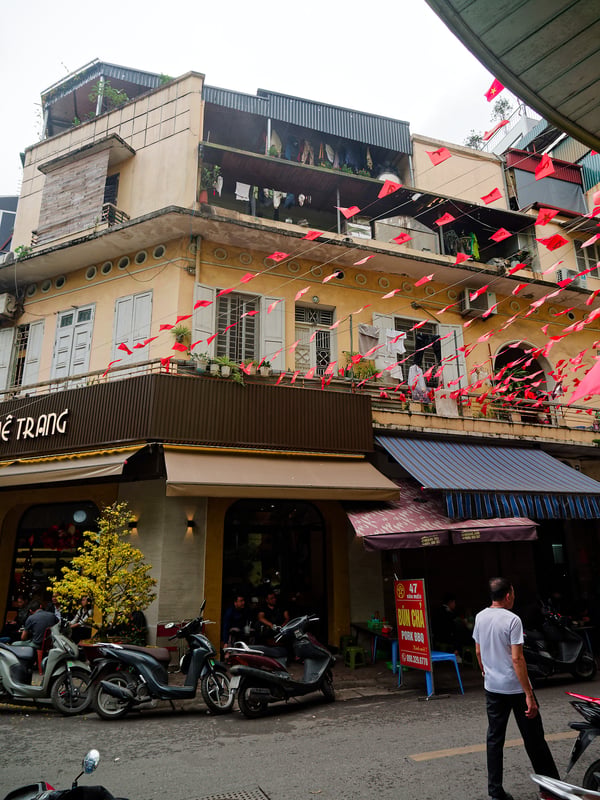 Street views walking around Ha Noi, Vietnam