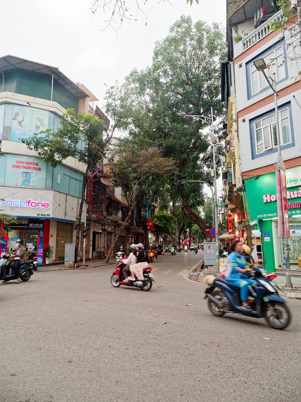 Street views, walking around Ha Noi, Vietnam