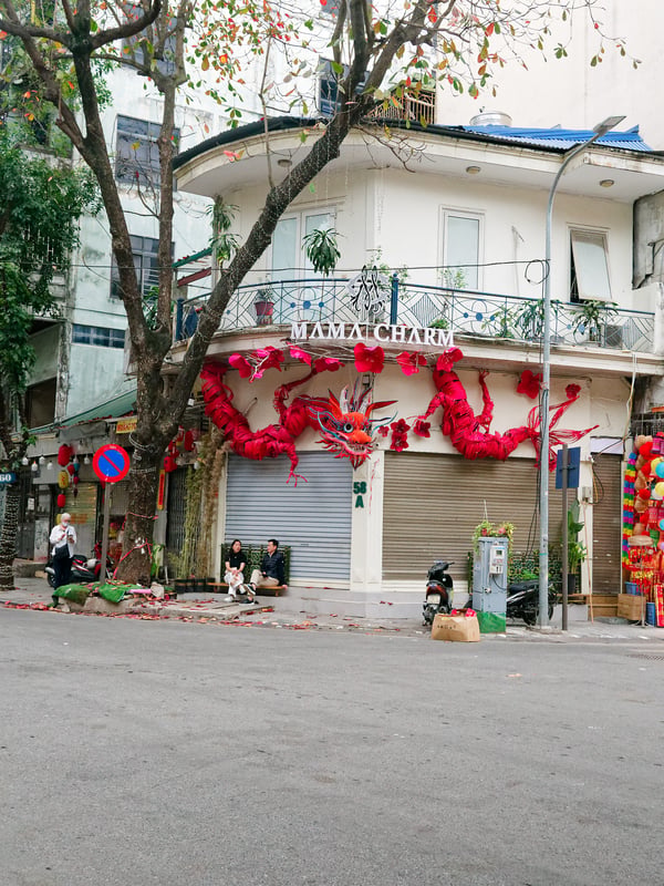 Street views, walking around Ha Noi, Vietnam