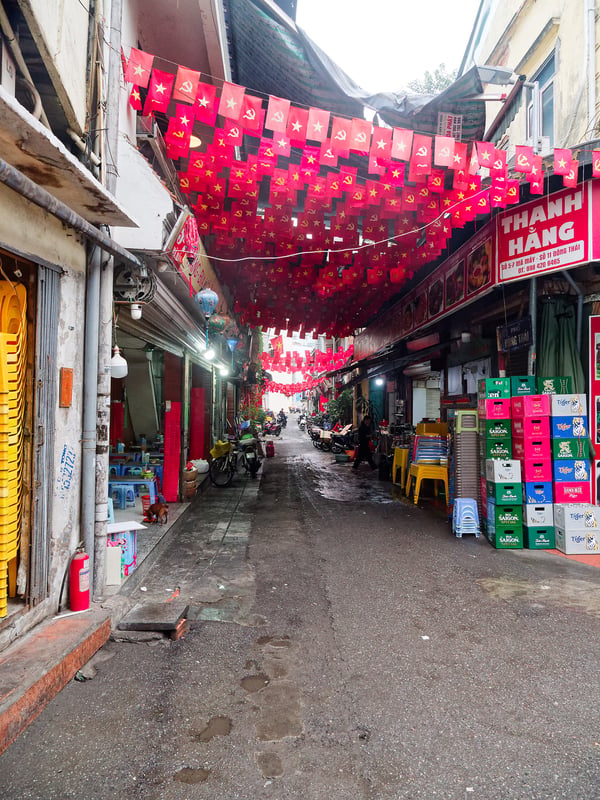 Street views, walking around Ha Noi, Vietnam