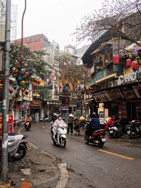 Street views, walking around Ha Noi, Vietnam