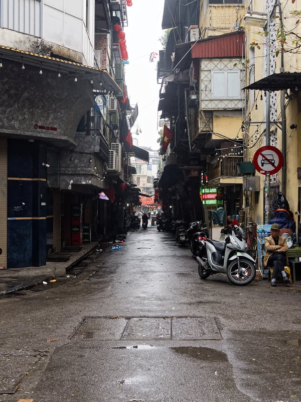 Street views, walking around Ha Noi, Vietnam