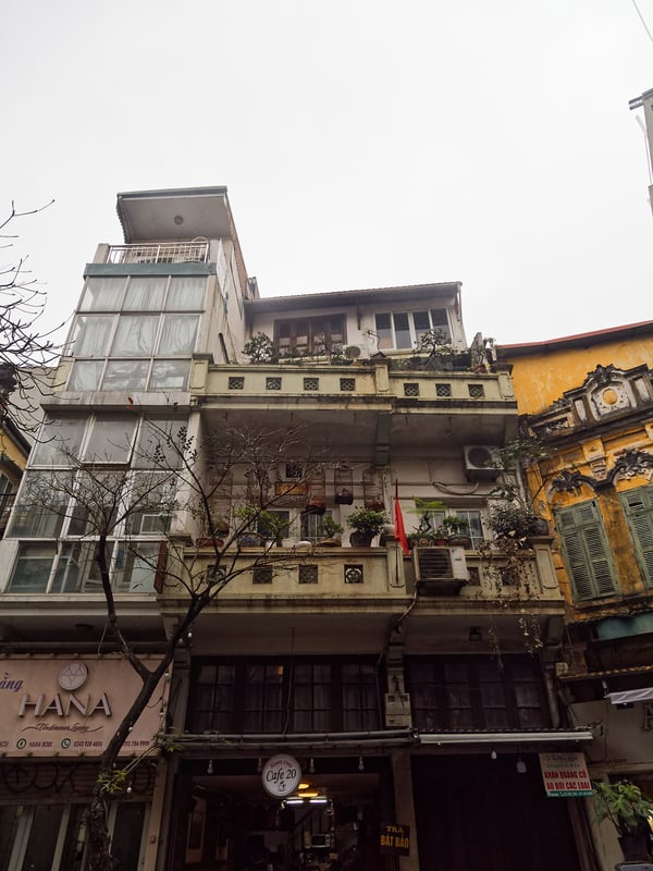 Street views, walking around Ha Noi, Vietnam