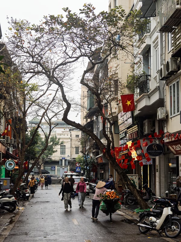 Street views, walking around Ha Noi, Vietnam