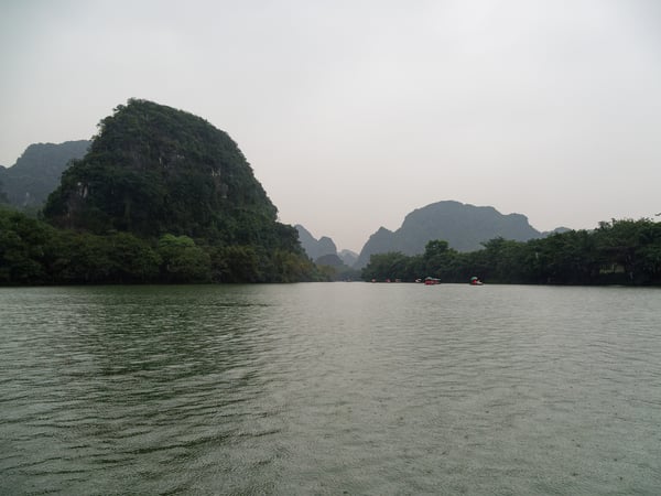 Tràng An, cliff/cave views from the boat, Ha Noi, Vietnam