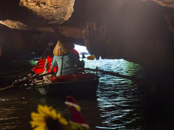 Tràng An, cliff/cave views from the boat, Ha Noi, Vietnam