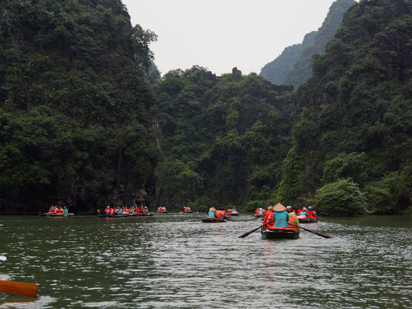 Tràng An, cliff/cave views from the boat, Ha Noi, Vietnam
