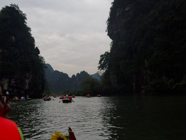 Tràng An, cliff/cave views from the boat, Ha Noi, Vietnam