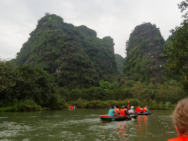 Tràng An, cliff/cave views from the boat, Ha Noi, Vietnam