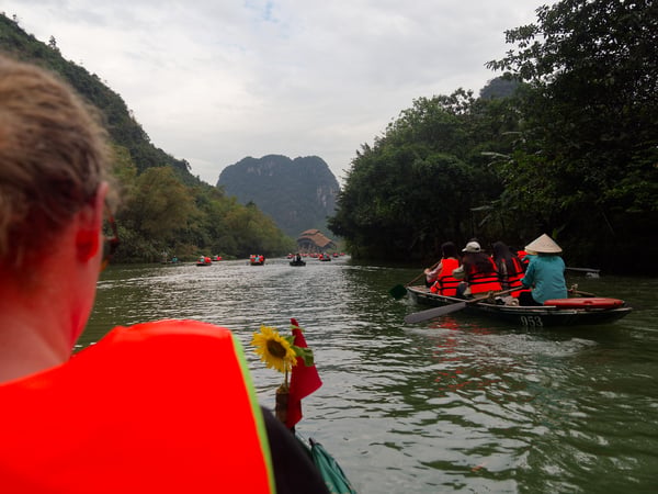 Tràng An, cliff/cave views from the boat, Ha Noi, Vietnam