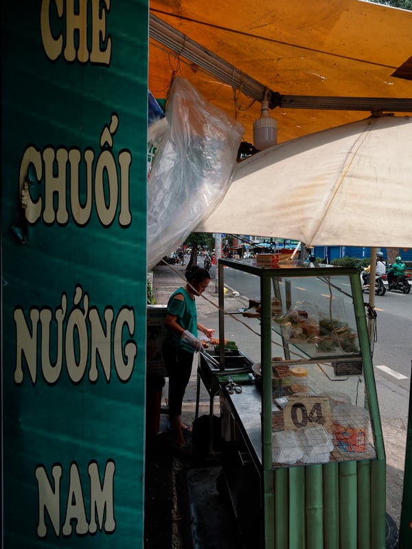 Grilled Banana Tea at Chè Chuối Nướng Nam Bộ, Ho Chi Min City, Vietnam